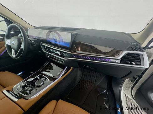 Used 2026 BMW X7 xDrive40i image 32