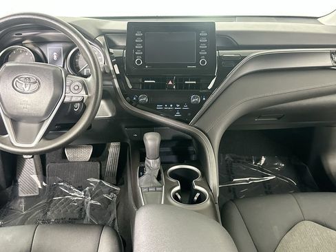 Used 2022 Toyota Camry LE FWD image 19