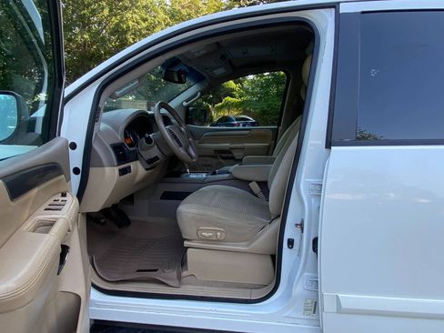 Used 2013 Nissan Armada SV AWD/4WD image 14