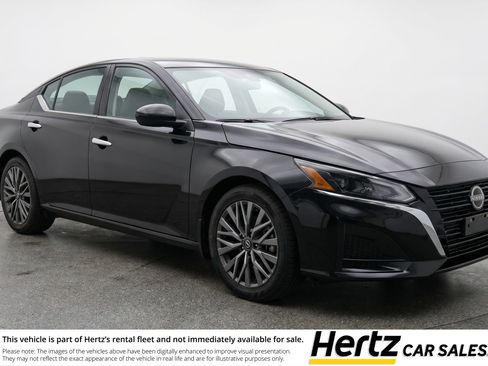 Used 2025 Nissan Altima 2.5 SV FWD image 1