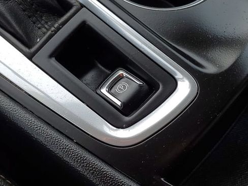 Used 2019 Chevrolet Equinox LT w/ Driver Convenience Package FWD image 22