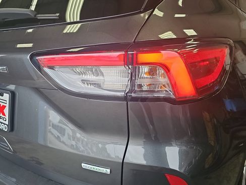 Used 2020 Ford Escape SE FWD image 32