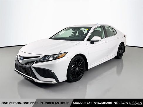 Used 2023 Toyota Camry XSE image 1