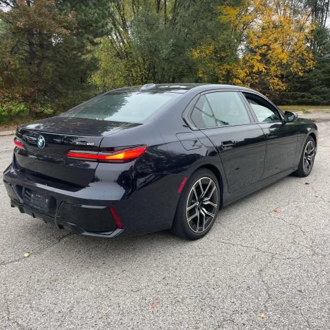 Used 2023 BMW i7 xDrive60 AWD/4WD image 7