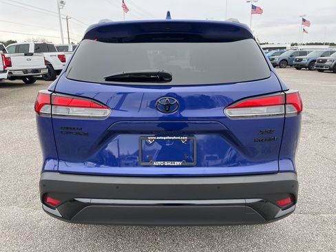 Used 2024 Toyota Corolla Cross XSE image 6