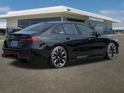 New 2026 BMW 550e xDrive w/ M Sport Professional Package image 10