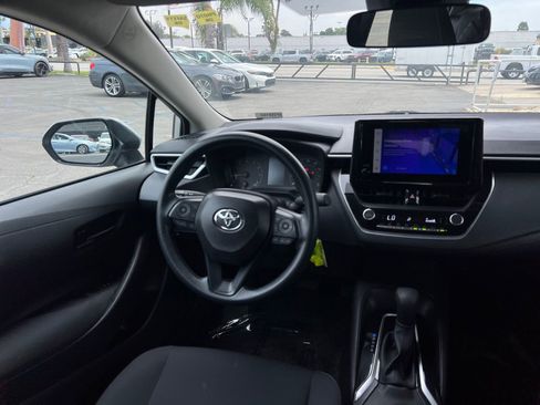 Used 2025 Toyota Corolla LE FWD image 18