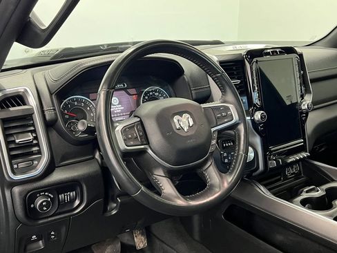 Used 2024 RAM 1500 Laramie AWD/4WD image 4