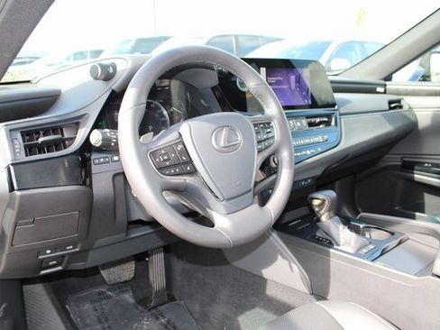 Certified 2024 Lexus ES 300h w/ Premium Package image 12