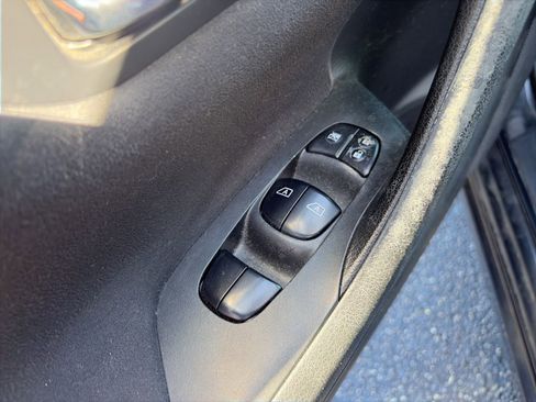 Used 2015 Nissan Altima 2.5 SV w/ Convenience Package image 14