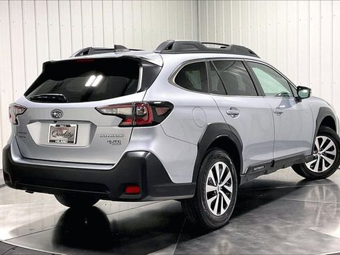 Used 2023 Subaru Outback Premium image 13