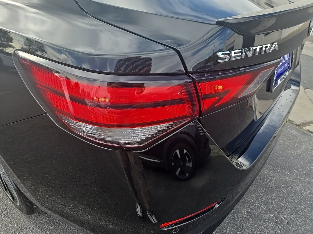 Used 2025 Nissan Sentra SR FWD image 34