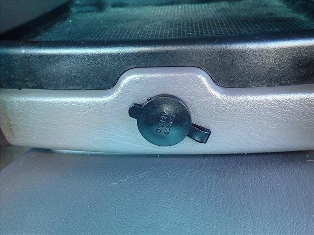 Used 2005 Chrysler Sebring Touring FWD image 16