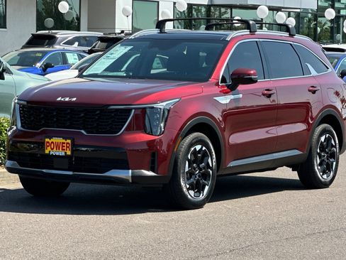 Certified 2024 Kia Sorento S w/ Panoramic Sunroof Package AWD/4WD image 8