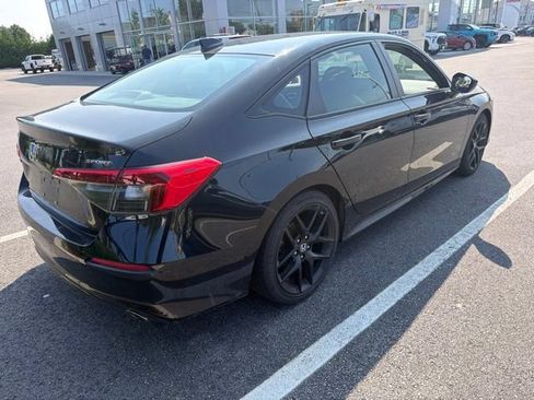 Used 2022 Honda Civic Sport image 2