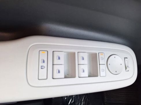 Used 2024 Hyundai Santa Fe SE image 19