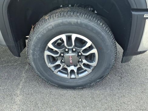 New 2025 GMC Sierra 2500 SLE image 9