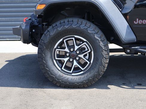 Used 2024 Jeep Wrangler Unlimited Rubicon w/ Capability Package AWD/4WD image 10