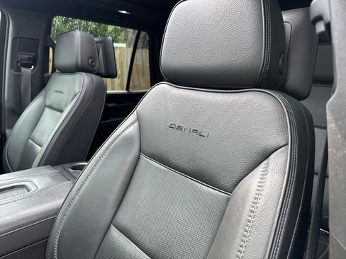 Used 2021 GMC Yukon Denali RWD image 9