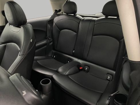 Used 2015 MINI Cooper S image 22