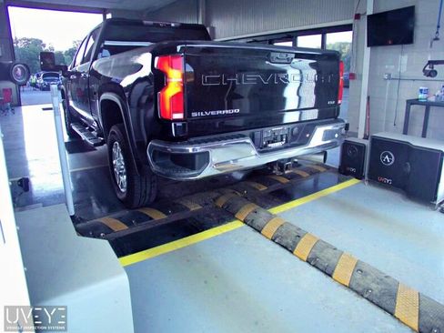 Used 2024 Chevrolet Silverado 2500 LTZ w/ LTZ Convenience Package AWD/4WD image 6