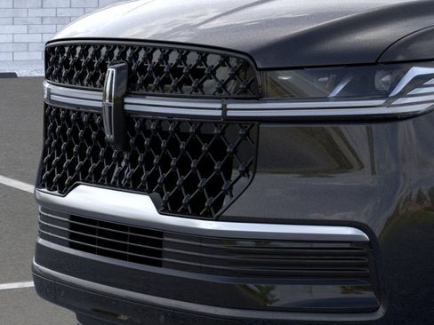 New 2026 Lincoln Navigator Reserve w/ Jet Appearance Package AWD/4WD image 17