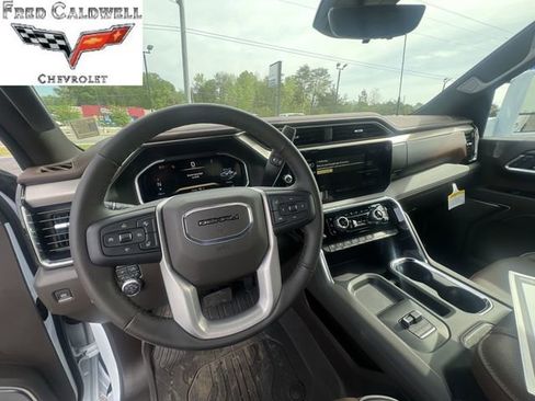 Used 2026 GMC Sierra 2500 Denali w/ Denali Reserve Package image 16