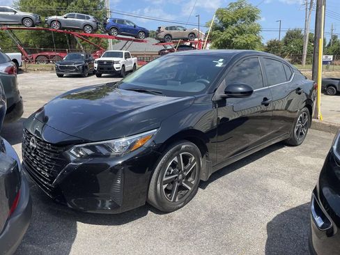 Used 2024 Nissan Sentra SV FWD image 2