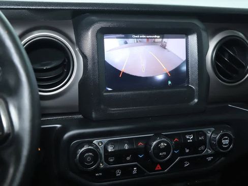 Used 2018 Jeep Wrangler Unlimited Sport S image 29