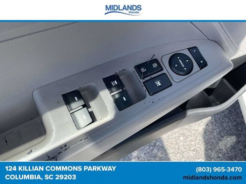 Used 2017 Hyundai Elantra SE FWD image 16