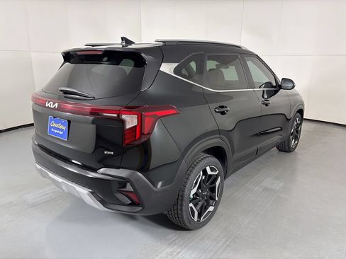 Used 2024 Kia Seltos SX w/ SX Sunroof Package AWD/4WD image 8