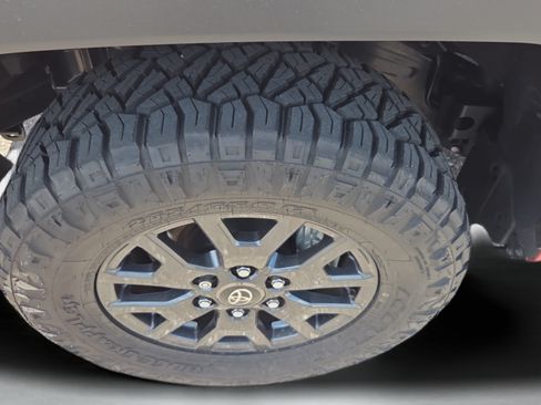 Certified 2026 Toyota 4Runner SR5 AWD/4WD image 29