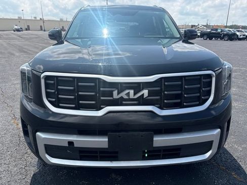 Used 2025 Kia Telluride S AWD/4WD image 2