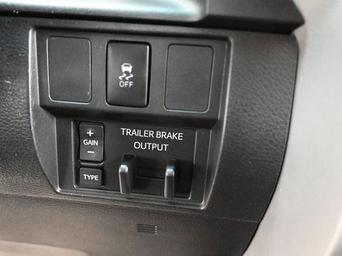 Used 2016 Toyota Tundra SR5 image 25