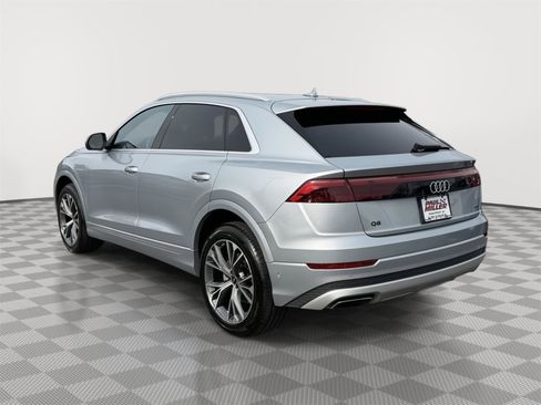 Used 2025 Audi Q8 Premium w/ Convenience Package image 4