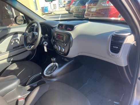 Used 2016 Kia Soul image 18