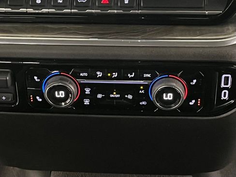 Used 2024 Chevrolet Silverado 3500 LTZ AWD/4WD image 21