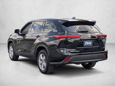 Used 2022 Toyota Highlander L image 6
