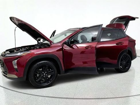 Used 2024 Chevrolet Trax ACTIV w/ Sunroof Package FWD image 14