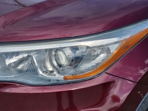 Used 2016 Toyota Highlander Limited FWD image 9