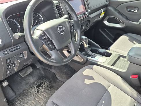 Used 2022 Nissan Frontier SV AWD/4WD image 10