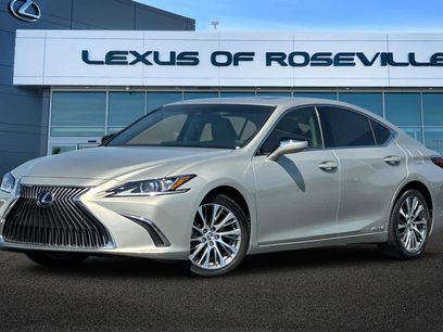 Used 2020 Lexus ES 300h w/ Premium Package