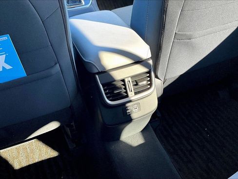 Used 2025 Subaru Outback Premium image 27