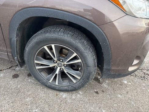 Used 2018 Toyota Highlander Plus image 11