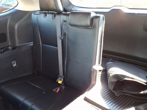 Used 2023 Toyota Highlander Platinum FWD image 11