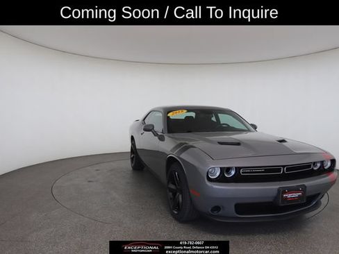 Used 2018 Dodge Challenger SXT RWD image 29