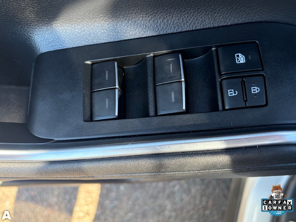 Used 2025 Toyota Highlander Platinum AWD/4WD image 16