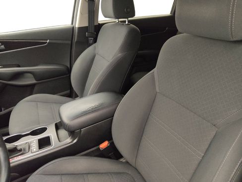 Used 2019 Kia Sorento AWD w/ LX Convenience Package image 17