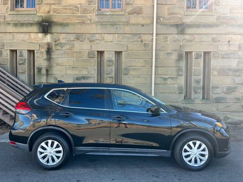 Used 2017 Nissan Rogue S FWD image 11