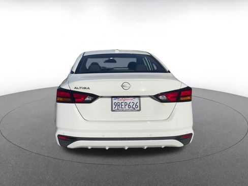 Used 2025 Nissan Altima 2.5 SV image 12